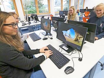 Wirtschaft und Informatik statt Altgriechisch. Das wünscht sich Schulleiterin Ingrid Käfferlein.  Foto: Josef Hofbauer