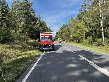 B8: Motorrad kollidiert mit Rettungswagen
