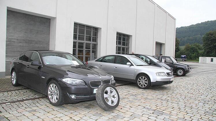 Am Vormittag wurden nur fünf Autos zum Verkauf angeboten, im Laufe des Tages kamen fünf weitere hinzu.