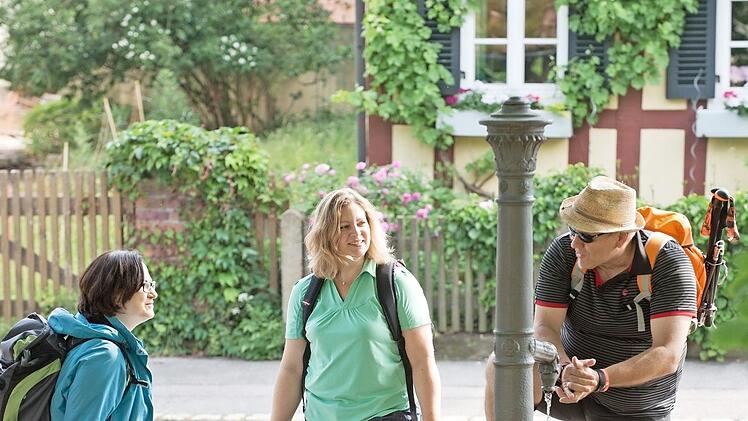 Gemeinsam fr&auml;nkische Dorfgeschichte zu erleben - darum geht es bei der Erlebnistour der Tourismusregion Obermain-Jura. Foto: Andreas Hub