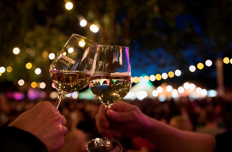 Weinfest im Kreis Kitzingen: Besucher bricht in Haus ein, um Klo zu benutzen