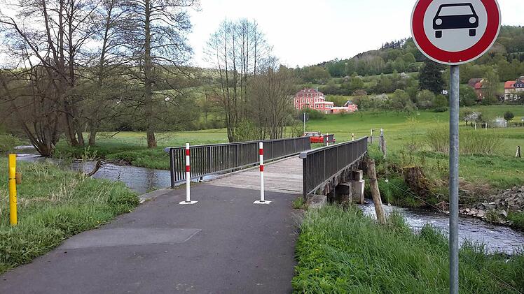 Wie geht es weiter mit der Sinnbrücke bei Wernarz? Vielleicht kann ein Gutachten diese Frage zumindest zum Teil beantworten. Foto: Rolf Pralle