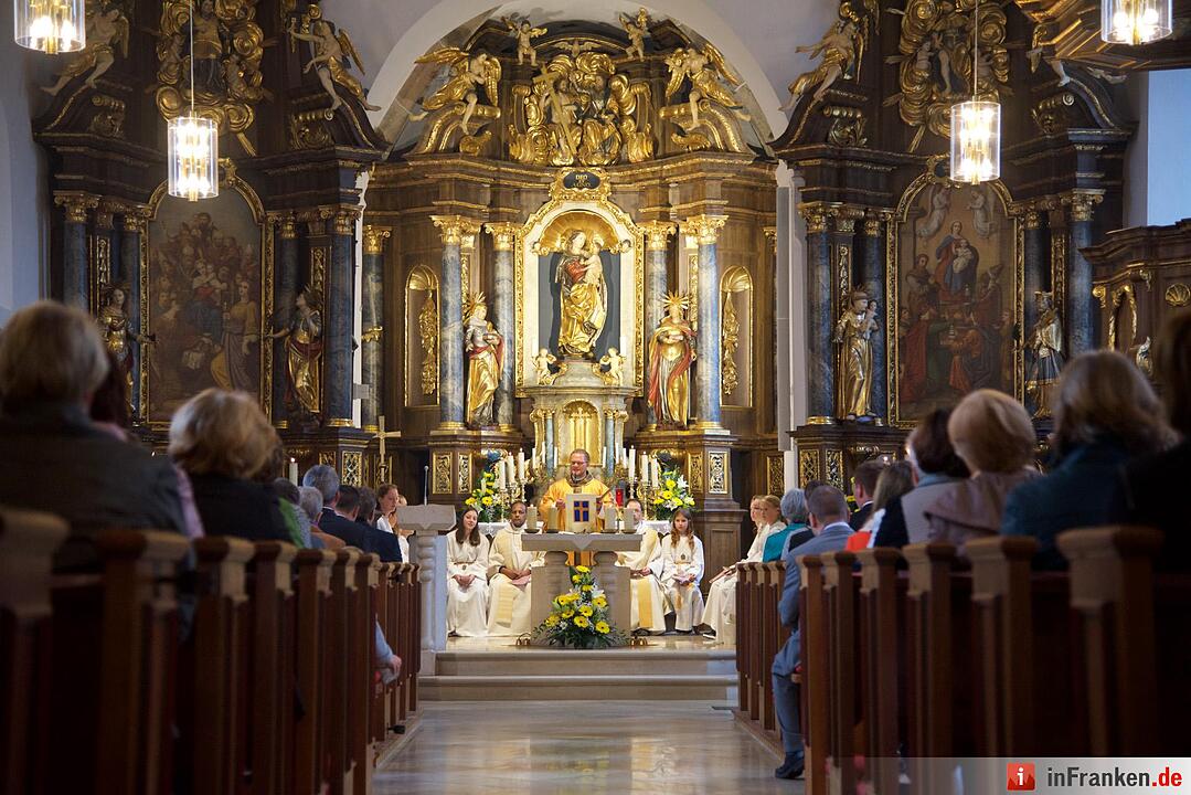 Nach einjähriger Kirchensanierung: Hannberg feiert die Wiedereröffnung der Wehrkirche der Pfarrei Geburt Mariens Hannberg