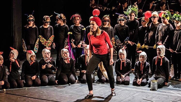 "Compose Janácek": Schüler aus Neustadt und Coburg präsentierten ihre Version der Oper "Das schlaue Füchslein" im Landestheater. Foto: Jochen Berger