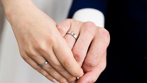 Nachteile durch Ehegattensplitting? Experte warnt: "Am Ende droht die Altersarmut"