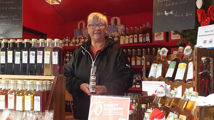 Irmgard Krammer in ihrer BudeManfred Welker