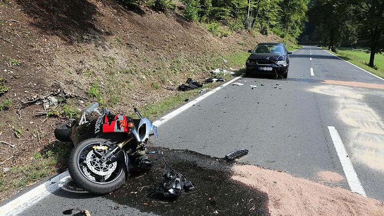 Motorradunfälle enden leider oft tödlich.  Archivfoto: Barbara Herbst