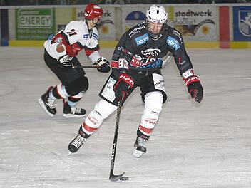 Sein zweites Pflichtspieltor erzielte der 18-jährige Lukas Kratschmer beim 10:3-Erfolg der Haßfurter "Hawks" gegen Dorfen. Ob der Angreifer auch an diesem Wochenende wieder erfolgreich ist? Foto: Ralf Naumann