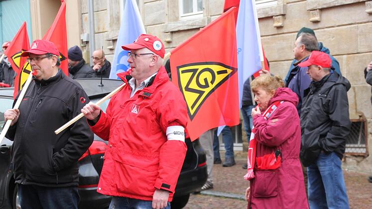 Gellendes Pfeifkonzert bei unliebsamen Thesen.