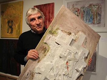 In seiner Galerie in Pfarrweisach stellt Günter Rocznik eine Auswahl eigener Werke zur Schau. Fotos: Eckehard Kiesewetter