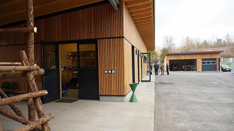 Die neuen Gebäude präsentieren sich in Holzoptik. Foto: Arkadius Guzy