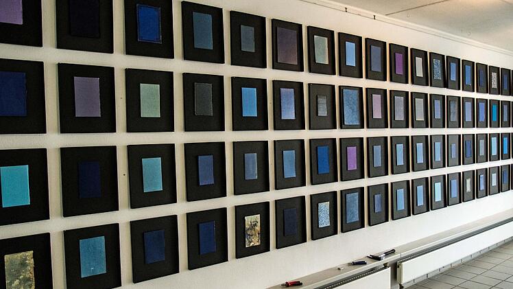 Dietmar Pfister "Blaue Buchwand" im Kunstverein CoburgFoto: Jochen Berger