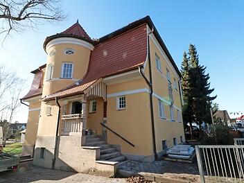 840 000 Euro will Heroldsbach im laufenden Jahr in die Fertigstellung des Kuratenhauses als Kulturzentrum stecken.  Foto: Josef Hofbauer