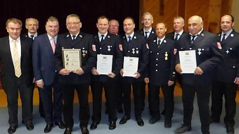 Ehrungen und Neuwahlen standen im Mittelpunkt der Jahreshauptversammlung der Feuerwehr Reichenbach. Foto: Klaus-Peter Wulf