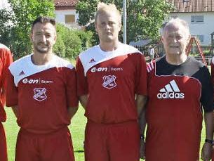 Die Neuzugänge des TSV Presseck. Unser Bild zeigt (von links) Trainer Michael Werzer, den neuen Spielertrainer der Reserve, Daniel Färber (zuletzt FC Neuenmarkt), Feret Bicak (SG Gösmes-Walberngrün), Patrick Bienlein (FC Seibelsdorf), Betreuer Günther Tichy, Patrick Müller (TV Kleinschwarzenbach) und Christian Spindler (SV Grafengbehaig). Es fehlt Thomas Lutz (TSV Nürnberg-Rückersdorf). Foto: Gerhard Leinfelder