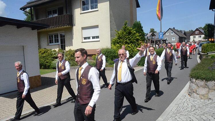 Frohgelaunte Gastgeber vom Jubelchor der Sängervereinigung "Edelweiß" Windheim Foto: Karl-Heinz Hofmann
