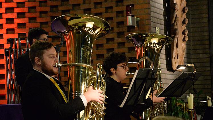 Die Bläserphilharmonie Forchheim in der Pfarrkirche Verklärung Christi Foto: Franka Struve
