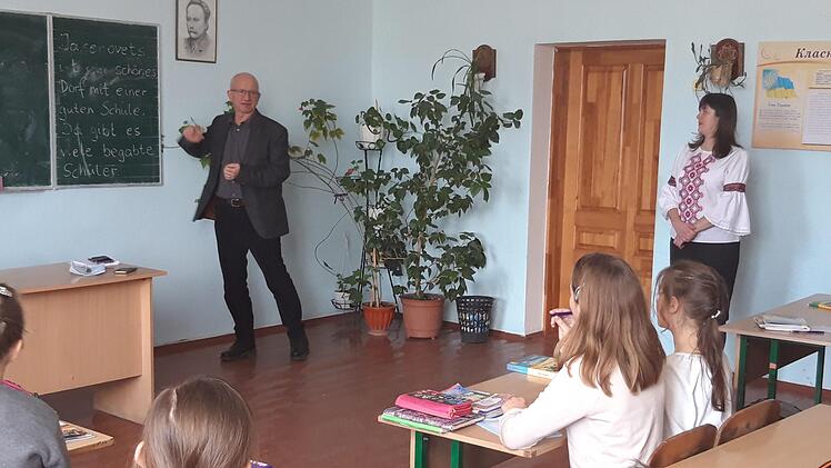 SES-Experte Wolfgang Schubert war für viele Schüler und Lehrer in der Ukraine der erste Deutsch-Muttersprachler, dem sie begegneten. Foto: privat