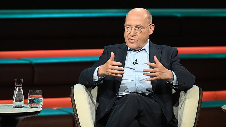 Linken-Politiker Gregor Gysi sprach sich bei "Markus Lanz" gegen eine allgemeine Wehrpflicht aus.