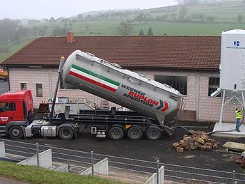 Unter hohem Luftdruck wird das Salz ins Silo befördert. Fotos: privat