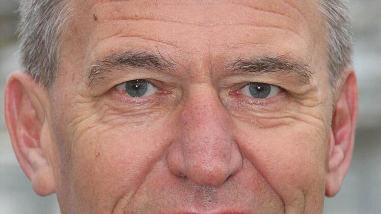 . . . weil das ganze Team fest an sich glaubt und nach dem Halbfinale eine ganze Nation hinter ihnen steht. Siegfried Müller, Oberbürgermeister, Kitzingen