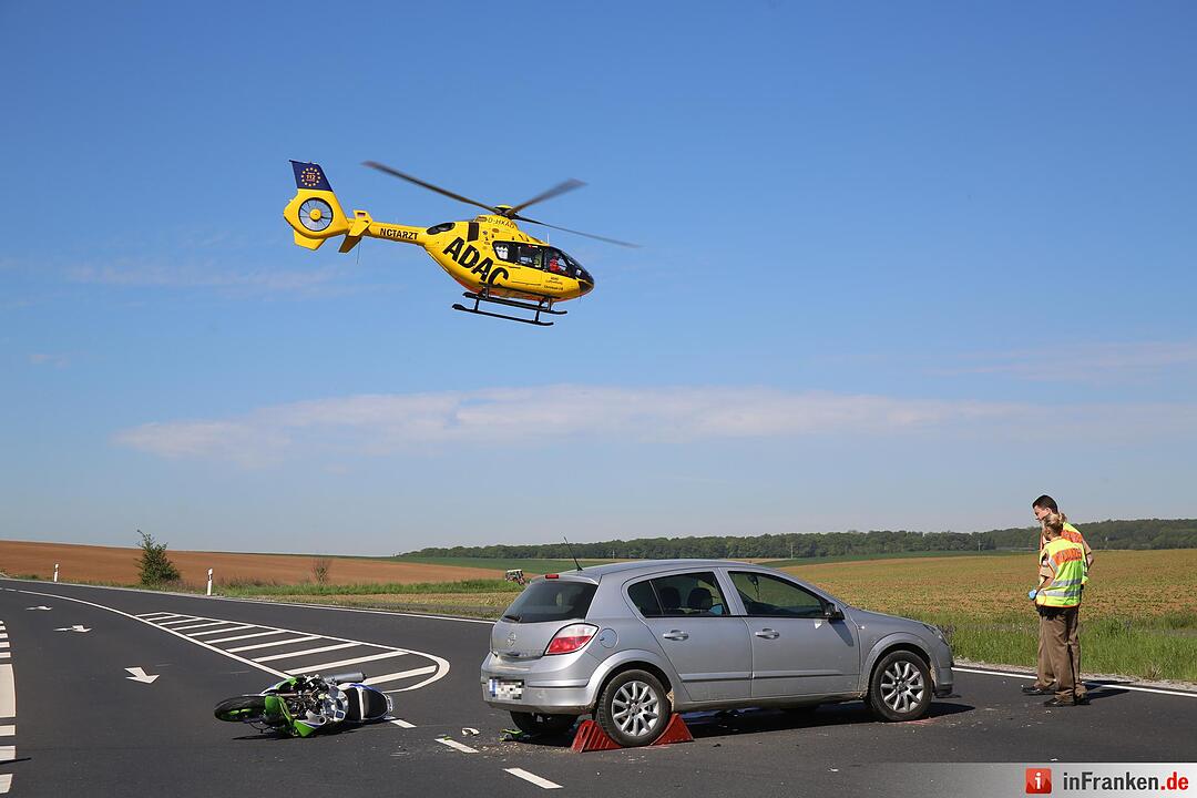 Kreis Schweinfurt: Motorrad  übersehen – Fahrer verstirbt noch an der Unfallstelle