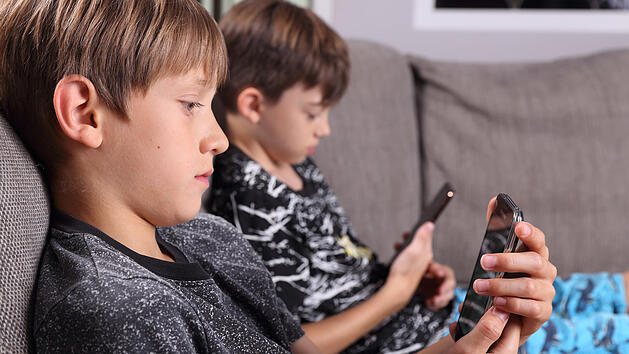 Kinder, Jugendliche, Social Media, Altersbegrenzung