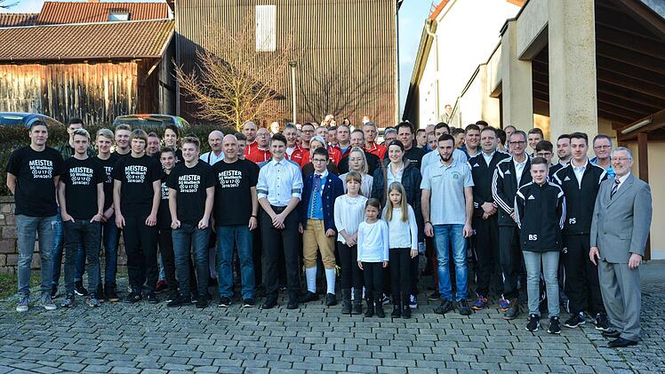 Beim gemeindlichen Empfang des Marktes Burkardroth wurde besonders verdiente Mitbürgerinnen und Mitbürger, Sportler, Musiker und Kammersieger geehrt. Björn Hein