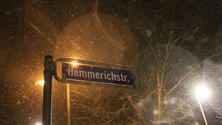 Sonntagabend gegen 17.30 Uhr begann es zu schneien. Foto: Benedikt Borst