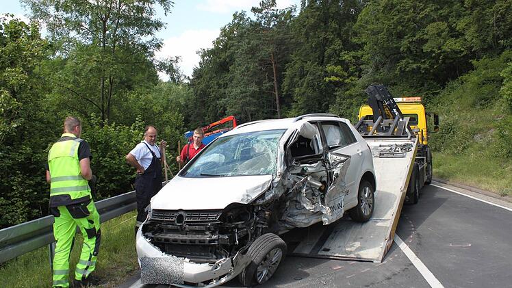 Ein junger Mann wurde am Dienstag bei einem Unfall auf der B287 schwerst verletzt. Foto: Thomas Mäuser