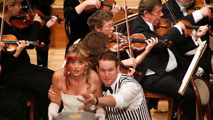 Dass ihr Publikum etwas zu lachen hat, ist Iva Simon das Wichtigste. Für sie ist die Operette die "Liebe zum Menschen". Dieses Jahr organisiert die Künstlerin gemeinsam mit ihrem Mann den 20. Operettenzauber in Bad Kissingen. Der findet heuer am Samstag, 7. September, im Regentenbau statt. Foto: Frank Freihofer