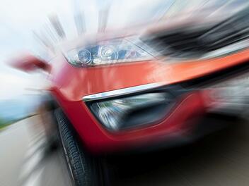 Geschwindigkeit, Tempo, Raser, Unfall, frontal, überholen