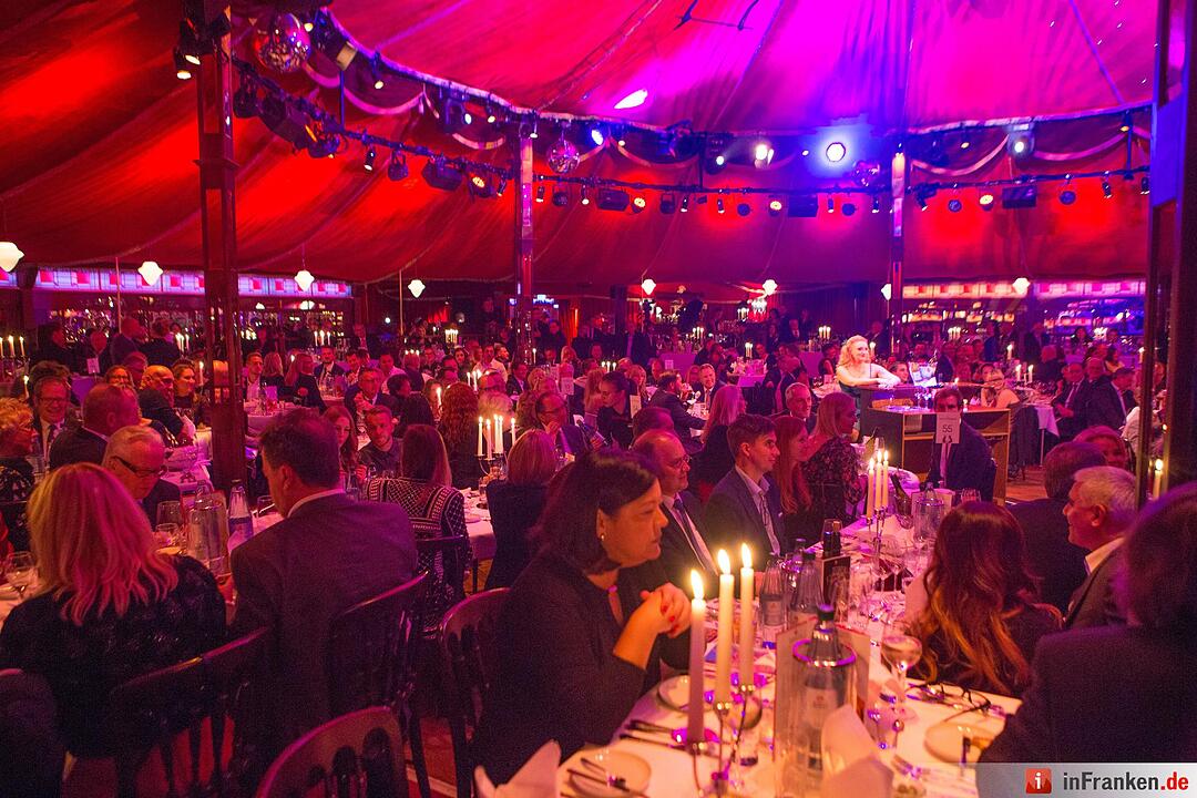 Premiere des Alexander Herrmann Palazzo in Nürnberg - Dinner-Show startet in die siebte Spielzeit
