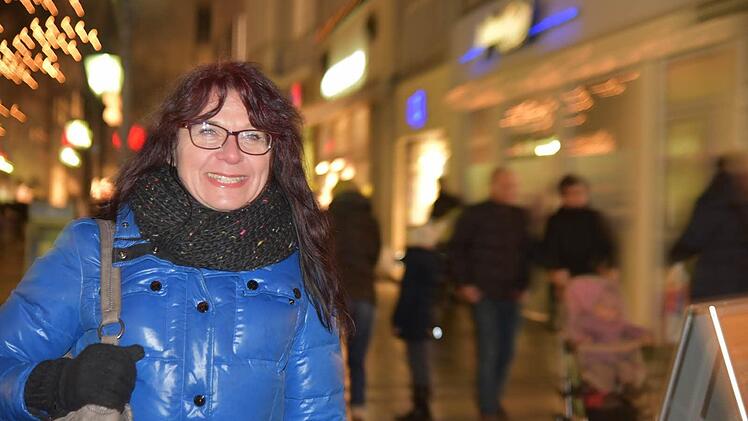 Liane Duesenberg erledigte Weihnachtseinkäufe und besuchte den Weihnachtsmarkt. Foto: Gabi Arnold