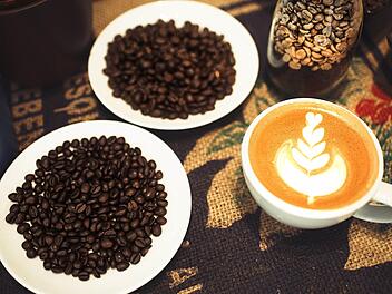 Ökotest hat Kaffeebohnen getestet. Dabei bekamen einige Marken ein schlechtes Urteil.