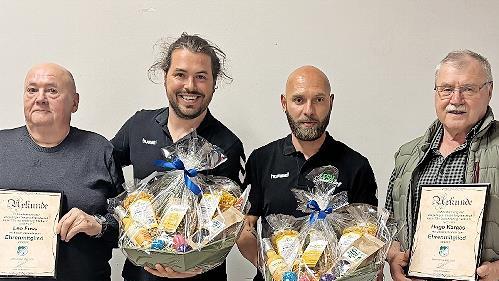 Hohe Ehrungen standen beim FSV Schönderling an: (von links) Leo Fuß, Marc Schuhmann (1. Vorsitzender), Daniel Dorn (stellvertretender Vorsitzender) und Hugo Karges.
