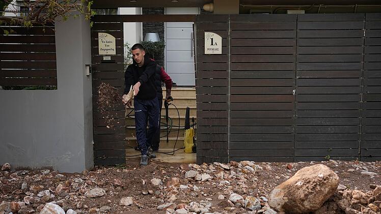 Starke Regenf&auml;lle und Saharastaub setzen &Auml;g&auml;is zu
