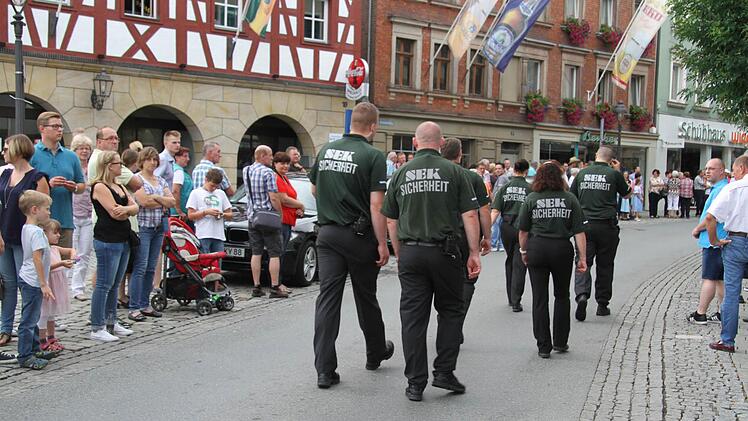 Impressionen vom Festzug der Fanclubs Foto: Sonny Adam