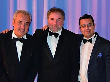 Geza Burai, Csaba Beke und Jozsef Banyak sind mit der Kurkapelle vom Urlaub zur&uuml;ck und spielen wieder auf.  Foto: Tobias Wahler