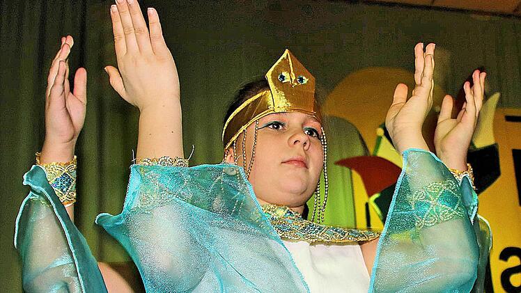 Nach Ägypten entführte die kleine Showtanzgruppe mit ihrem Tanz das Publikum. Foto: Dieter Britz