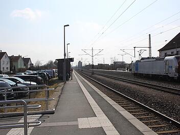 So sieht es derzeit am Bahnhof Hirschaid beim Blick nach Süden aus.Foto: Hans Kurz