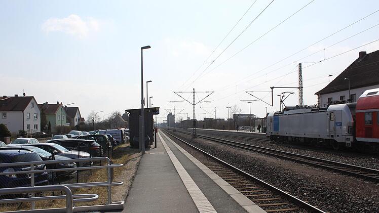 So sieht es derzeit am Bahnhof Hirschaid beim Blick nach Süden aus.Foto: Hans Kurz