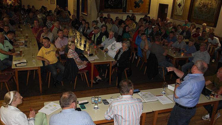 Großes Interesse herrschte bei der Bürgerversammlung.Fotos: Ralf Kestel