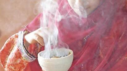 Seit Jahrtausenden wird in Oman Weihrauch gewonnen und gehandelt - eine Tradition, die bis heute lebendig ist.