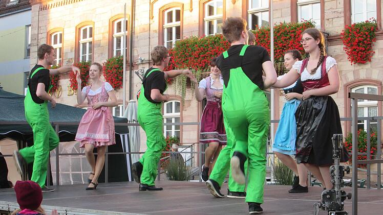 "Dämmershoppen" mit Tanz, Aktionen und Einkaufsmöglichkeiten ist eines der Markenzeichen des VWS.  Foto: Winfried Ehling