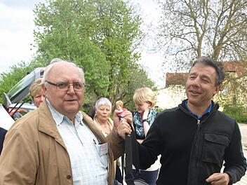 Die Bürgermeister der partnerschaftlich verbundenen Gemeinden: Siegfried Erhard (Oerlenbach/links) und Thierry Lefort (Douvres-la-Délivrande) Fotos: Stefan Geiger