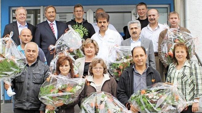 Bei der Gerresheimer Tettau GmbH wurden langjährige Mitarbeiter für ihre 25- oder 40-jährige Betriebszugehörigkeit ausgezeichnet.  Foto: privat