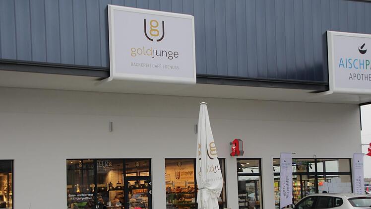 Die neue Goldjunge-Filiale im Höchstadter Aischpark-Center wird von den Kunden gut angenommen. Ob das Bäckereigeschäft mit Café bleibt, steht noch nicht fest.  Foto: Andreas Dorsch