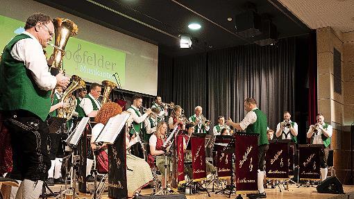 Die Roßfelder Musikanten begeistern mit ihrer böhmisch-mährischen Blasmusik.