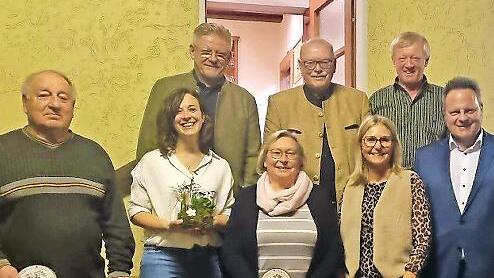 V.l.: Karlheinz Dietrich, Tanja B&auml;r, 2. B&uuml;rgermeister Frank Wilzok, Irene Toeffels, Stadtrat Lothar Seyfferth, Annette Partenfelder, Ortssprecher Richard St&ouml;bel und OB Ingo Lehmann.